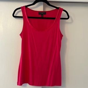 Banana Republic tank ⭐️3/$10 in bundle⭐️